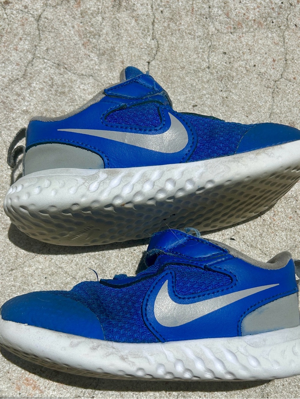 Nike Kids Blue and gray Hook-and-Loop Sneakers